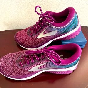 Brooks size 8 1/2  Ghost 10 athletic shoes, cranberry, teal and silver